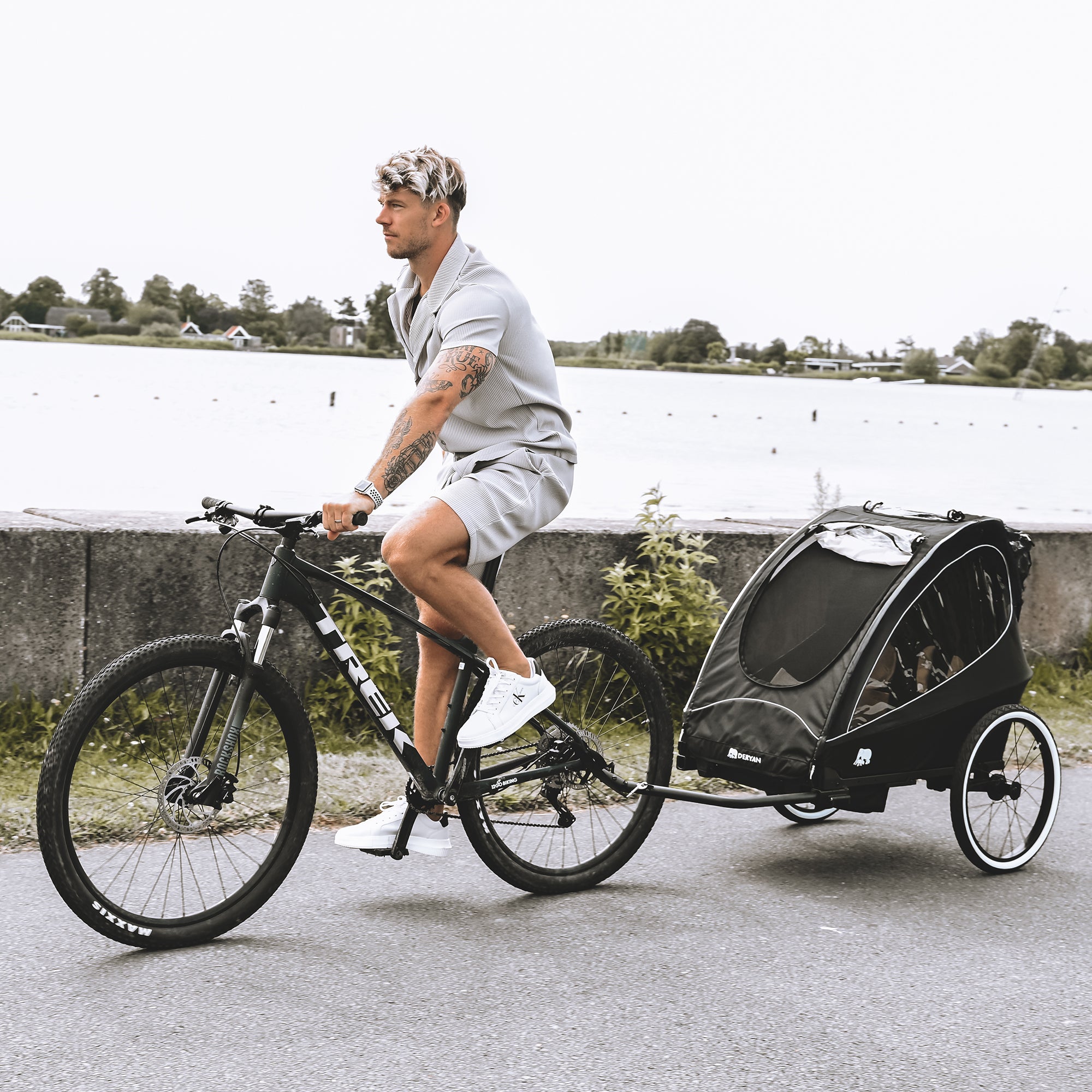 Fietskar - Wandelwagen - Hardloopkinderwagen Zwart